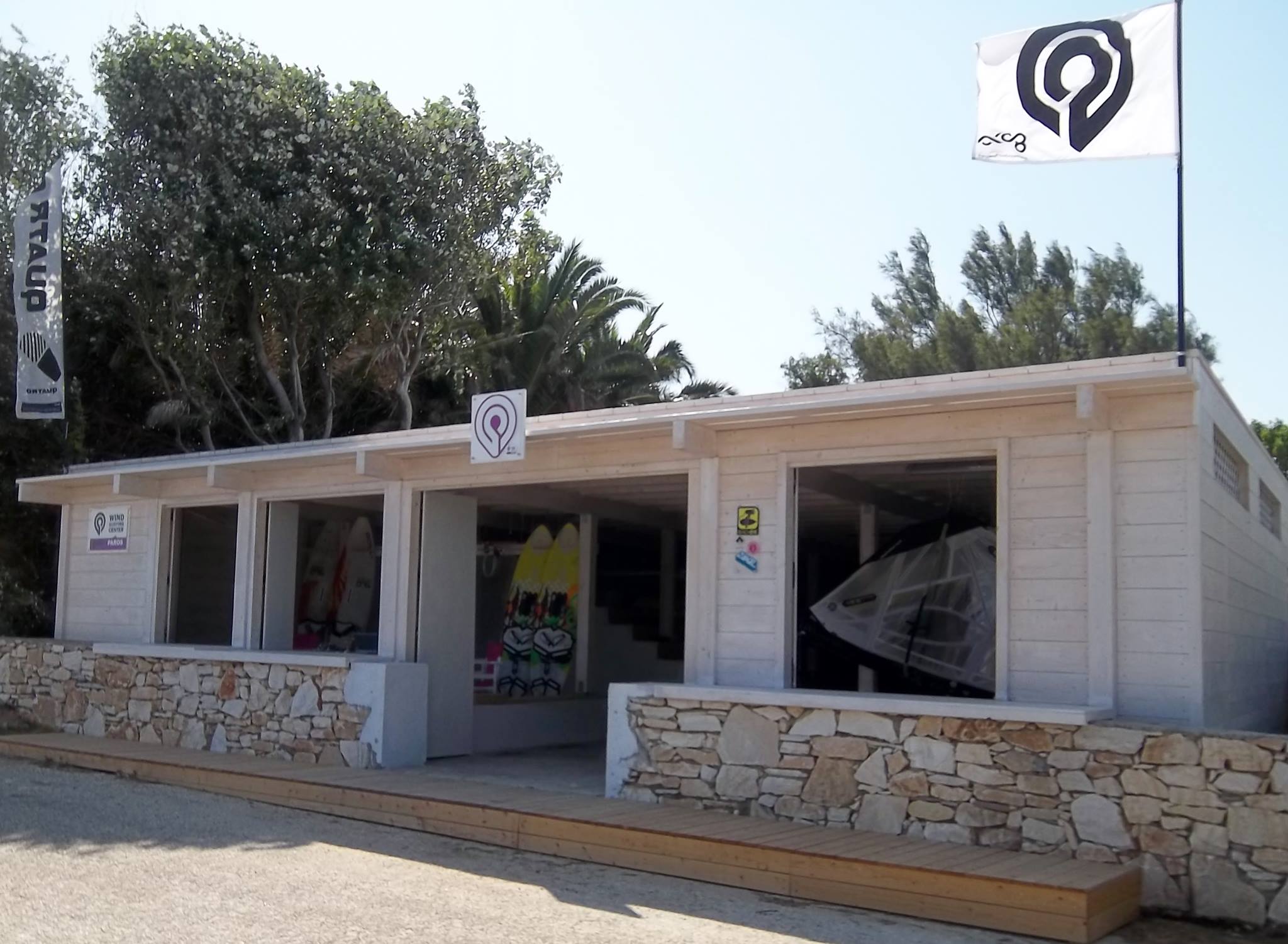 Goya windsurfing center Paros - station